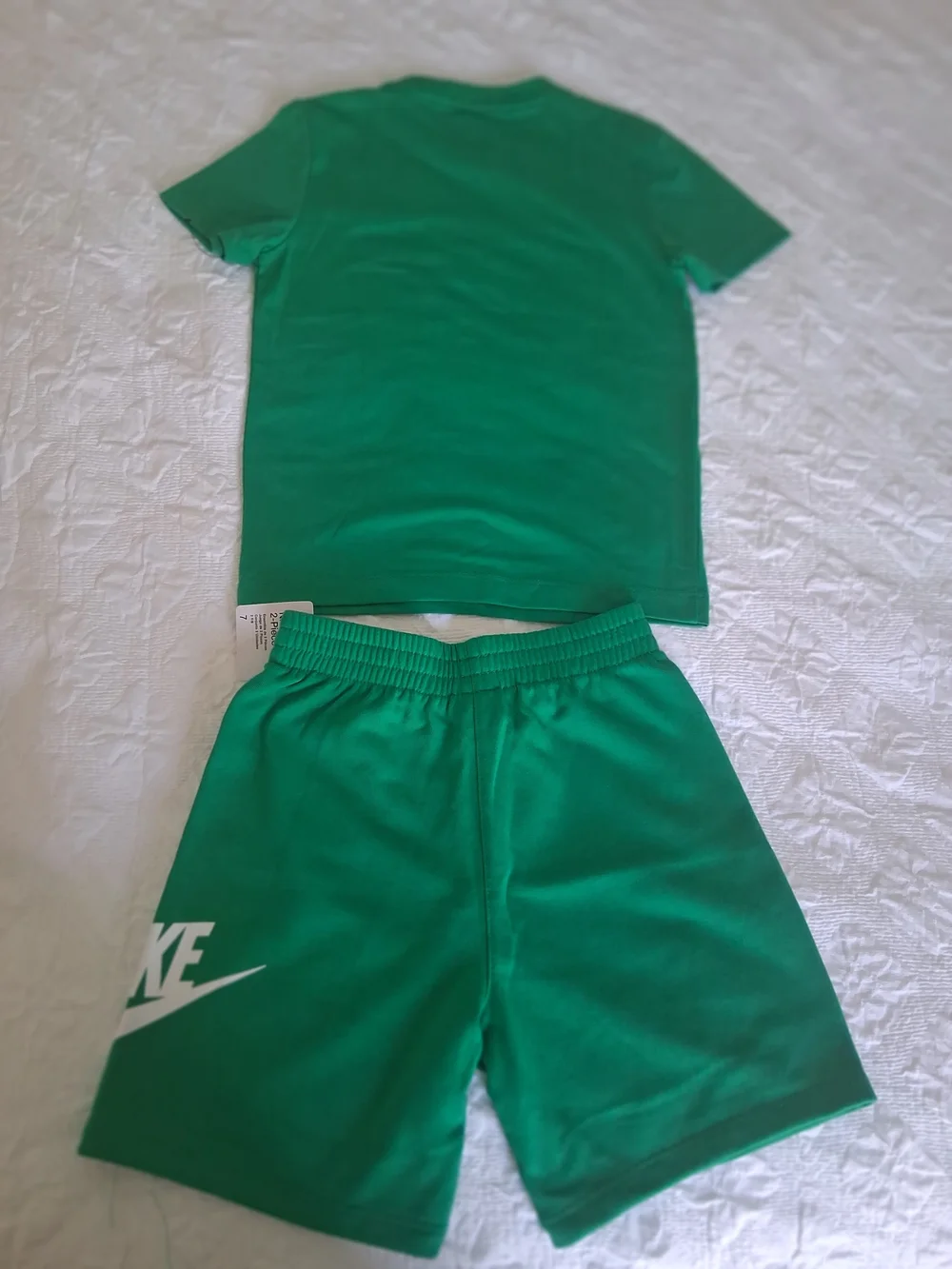 Nike Boys Green 2-Piece Shirt and Shorts Set Size 7 - Picture 8 of 9